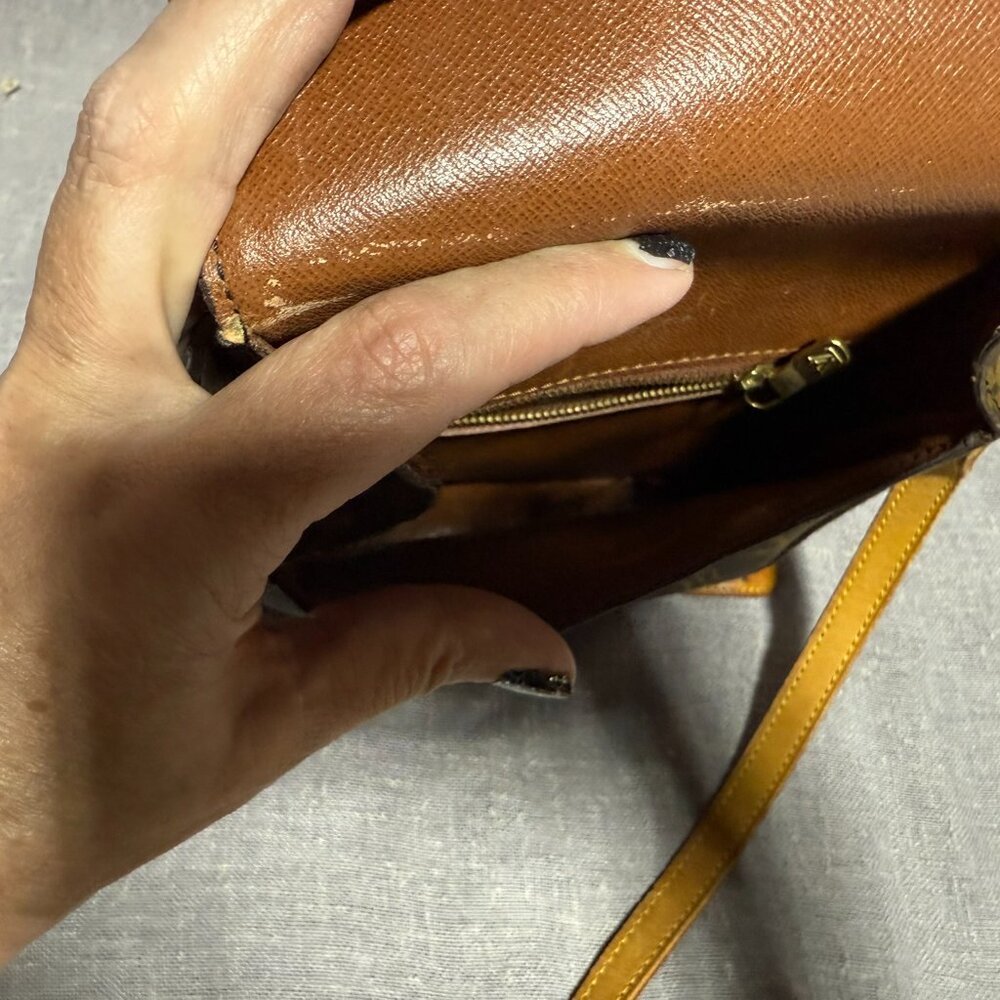 Louis Vuitton St. Cloud MM - Picture 9 of 12